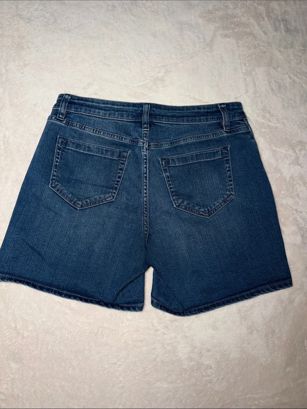 Daniel Cremieux Medium Wash Denim Shorts Size 4 Five-Pocket Mid-Rise